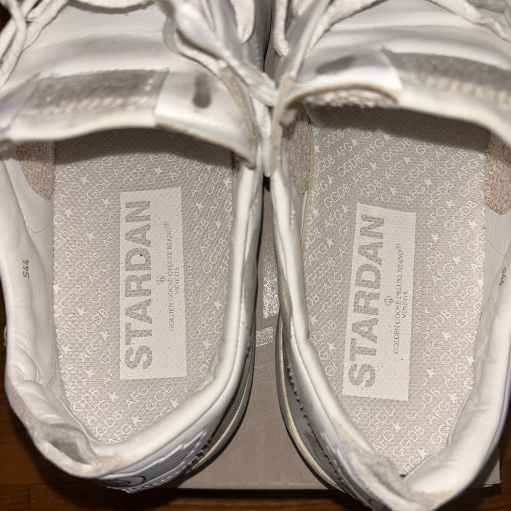 golden Goose stardan in heavy distress. Limited to NYC these are 271/700 - Picture 7 of 8